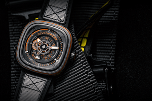 SEVENFRIDAY P3C/09 : ORANGE CARBON