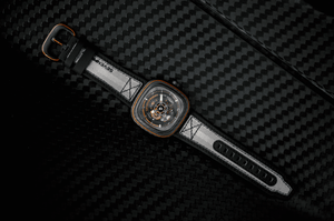 SEVENFRIDAY P3C/09 : ORANGE CARBON